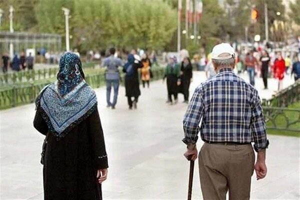 ماجرای حذف کسور بیمه اضافه‌کار/ چرا حقوق بازنشستگان کشوری به زیر خط فقر رسید؟