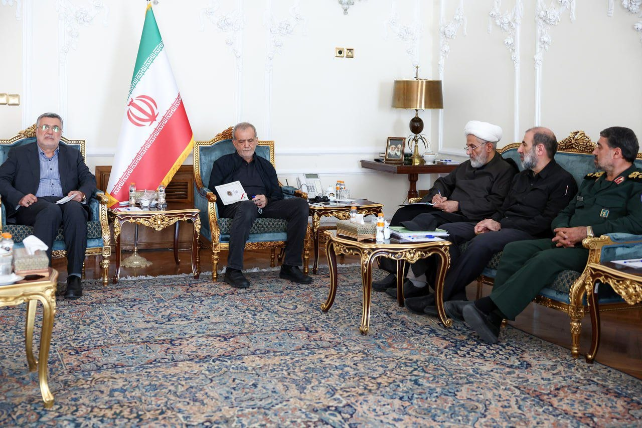 دیدار پزشکیان و حسین طائب