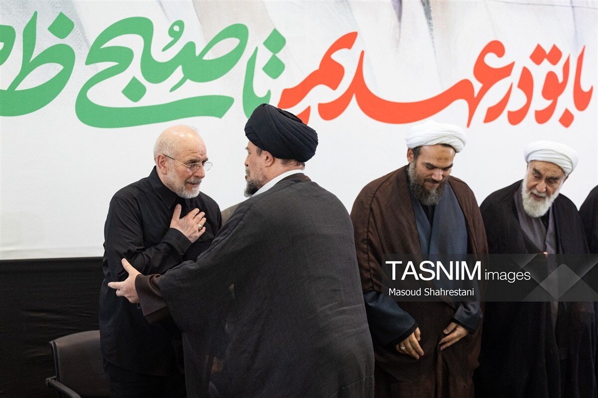 احوالپرسی داماد رهبر شهید با سید حسن خمینی