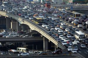 آخرین وضعیت ترافیکی و جوی محورهای مواصلاتی/ ترافیک سنگین در محورهای منتهی به تهران و کرج