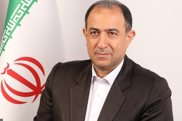 انتقاد نماینده مجلس از حمله به مسئولان در تجمعات/ رفتارهای تندروها پاس گل به دشمن است/ خود را سوپرانقلابی معرفی اما برخلاف منویات رهبری رفتار میکنند