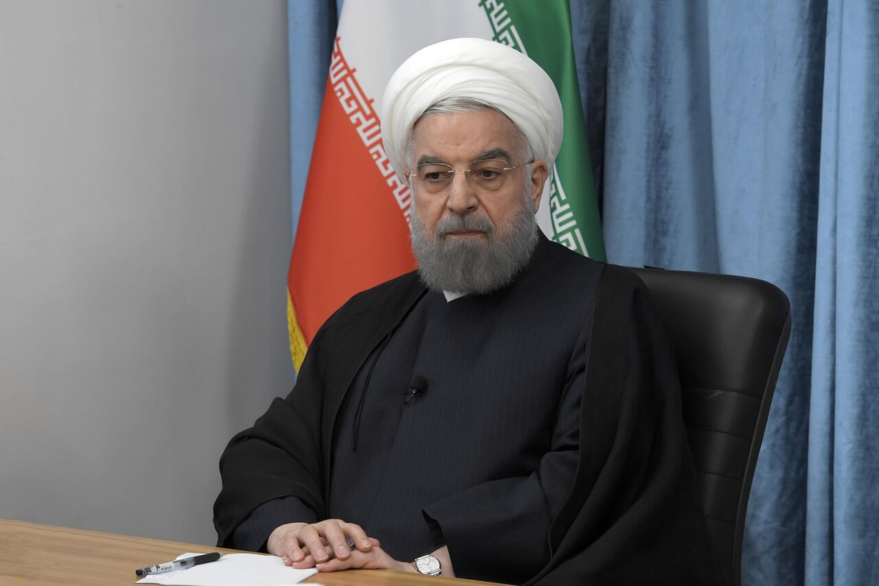 حسن روحانی: رهبر شهید بارها نگذاشتند جنگ شود/ در سال‌های ۶۹، ۷۷، ۷۸، ۸۲، ۹۲ و ۹۸ تا مرز جنگ پیش رفتیم و عبور کردیم