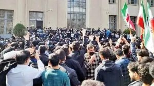 خبرگزاری فارس: اخراج رضا دالمن از دانشگاه صنعتی شریف در شورای مرکزی انضباطی وزارت علوم تائید شد
