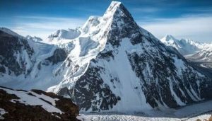 سرنوشت تلخ ۱۰ کوهنورد در مسیر صعود به دوازدهمین قله مرتفع جهان