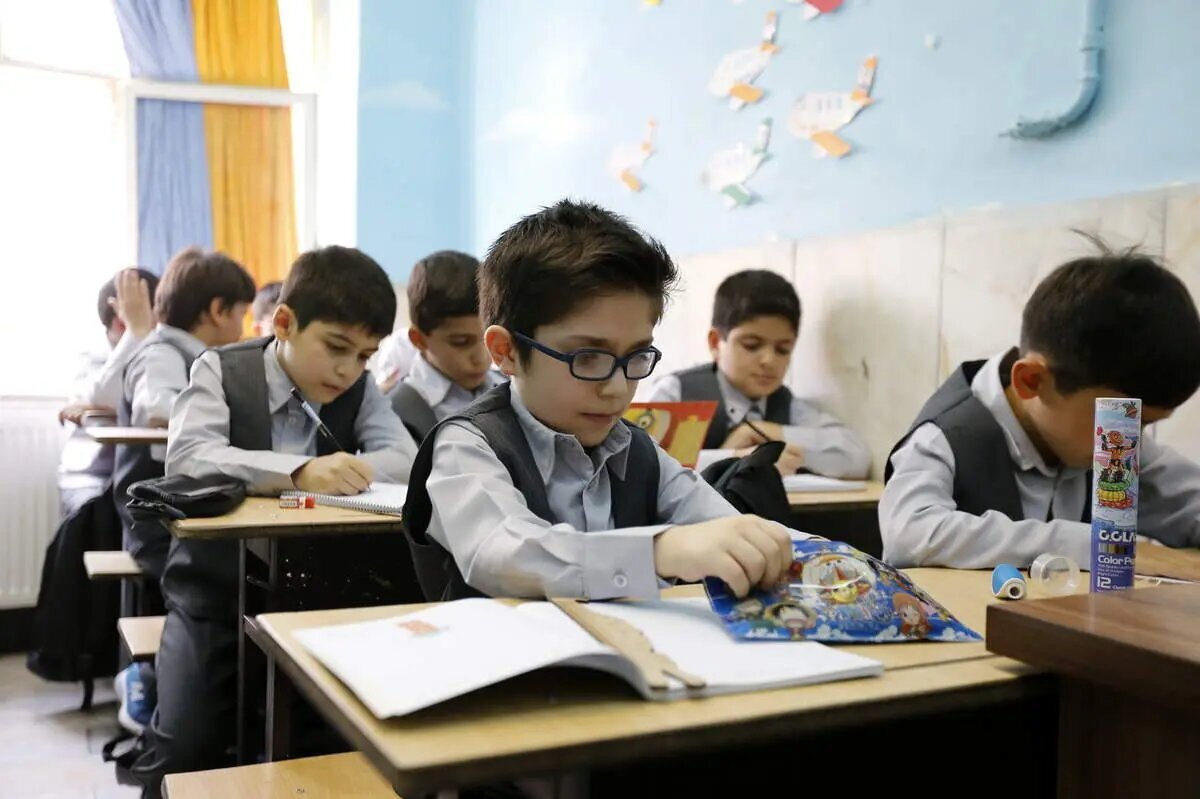 مدارس هیات امنایی در خواست پول از خانواده ها می‌کنند؟ / فقط تهران را مثال نزنید