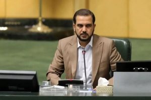 نماینده اهواز: گرانی بنزین، کوتاه‌ترین و بدترین راه برای مدیریت مصرف است/ مگر معلم شریف که خودرو ندارد، دیگر نباید به کلاس درس برود؟