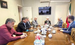همسان سازی حقوق بازنشستگان و نیروهای شرکتی در دیدار معاون حقوقی رئیس جمهور با مجلسی ها