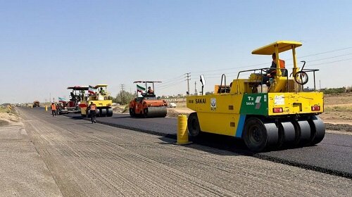 آغاز روکش آسفالت ۷کیلومتر از محور بویین‌زهرا ـ دانسفهان