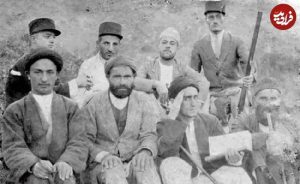 آیت‌الله طالقانی در ۲۷ سالگی و در جمع اهالی طالقان؛ سال ۱۳۱۶ / عکس