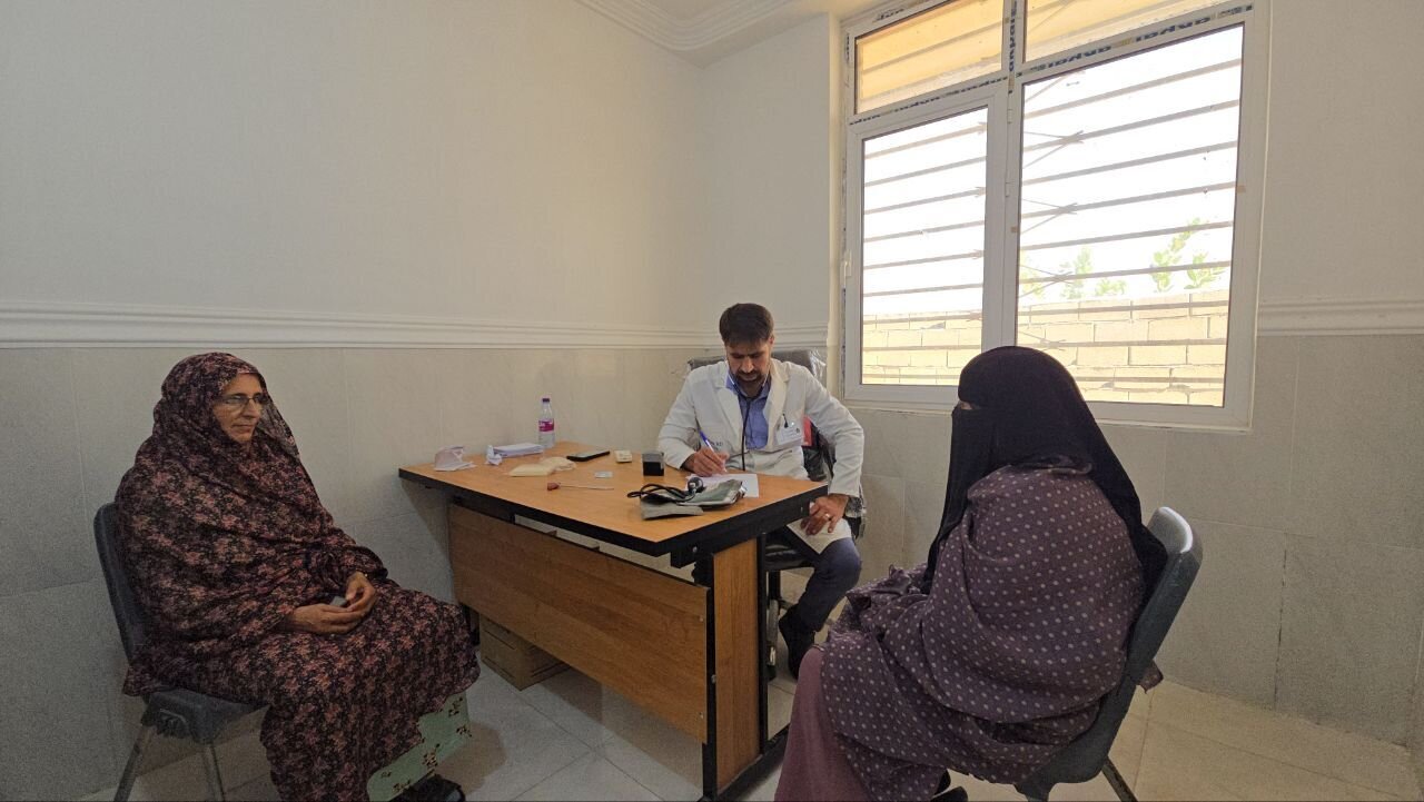 ارائه خدمات درمانی رایگان نیروی دریایی ارتش در جاسک