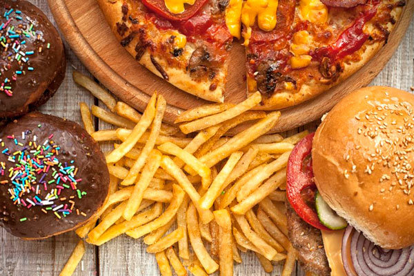 ارتباط هر ۱۰۰ گرم مصرف اضافی غذاهای آماده با افزایش خطر بیماری‌ها - خبرگزاری مهر | اخبار ایران و جهان