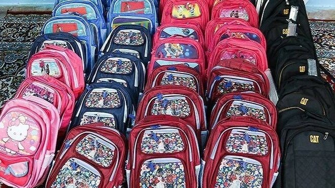 اهدای هزار و ۵۰۰ بسته تحصیلی در بستک هرمزگان