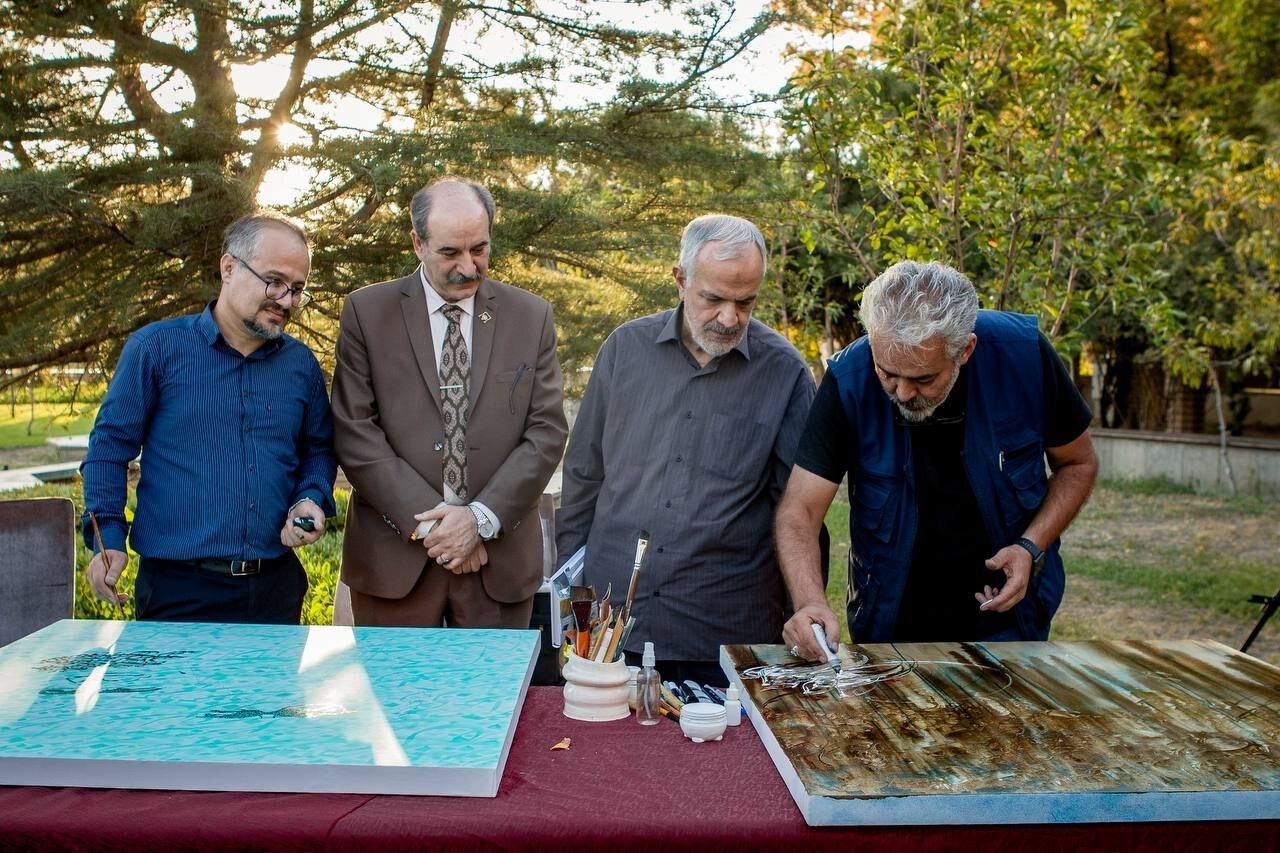 با حضور حسین محجوبی، بابک رضایی و جمعی از چهره‌های هنری؛ «بر خط آواز»؛ اشعار شفیعی کدکنی با آواز محمدرضا شجریان بر بوم نقاشی نقش بستند