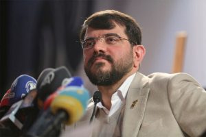 تهیه‌کننده «گاندو» با ادبیاتی عجیب روحانی را تهدید کرد؛ جرات داری دقایقی در یکی از میادین شهر؛ یک شب حضور پیدا کن/ مختارها به حسابت خواهند رسید
