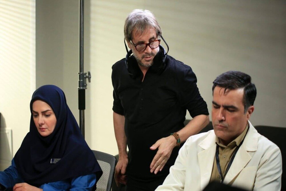 «تیم درمان» به نیمه تولید رسید؛ بازدید مدیران وزارت بهداشت از پشت صحنه - خبرگزاری مهر | اخبار ایران و جهان