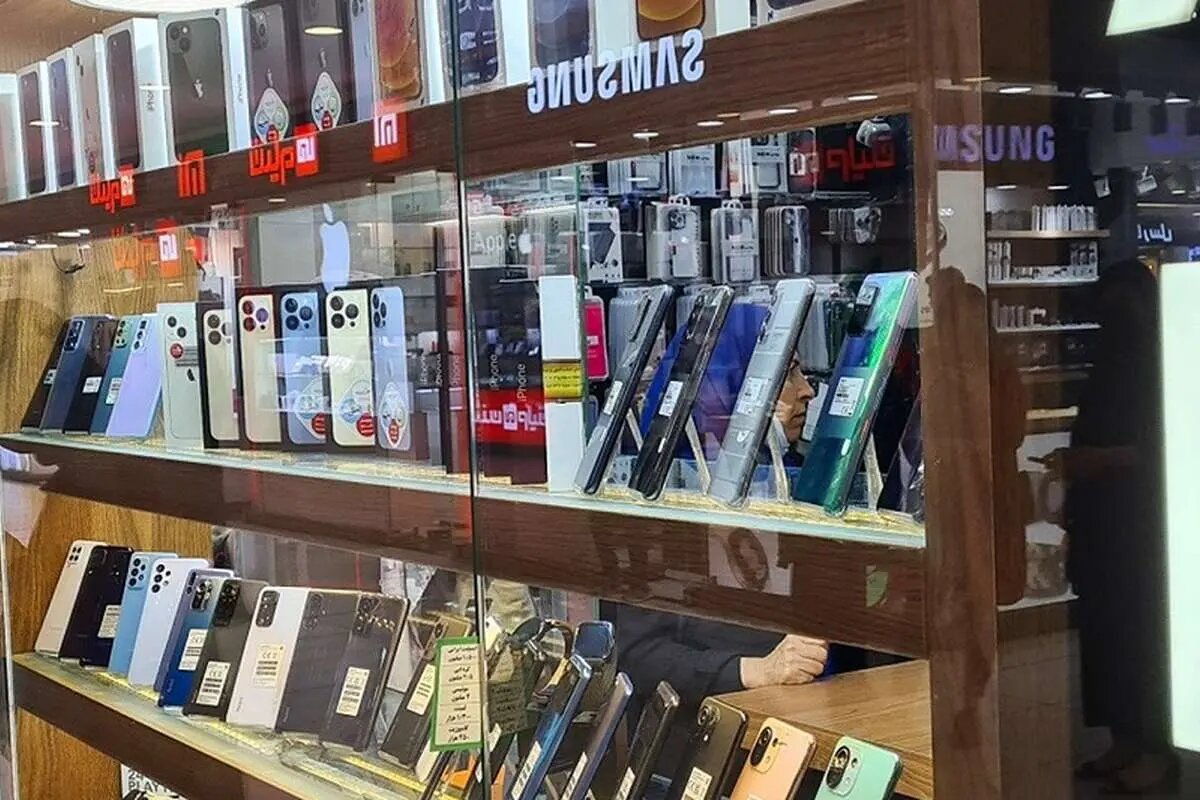 ثبت سفارش واردات موبایل از سر گرفته شد؛ قیمت‌ها تغییری می کند؟