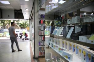 حباب قیمت تلفن همراه می‌شکند / مشکل ثبت سفارش حل شد
