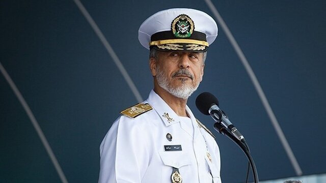 دریادار سیاری: ما مرد میدان هستیم؛ در میدان بوده‌ایم، هستیم و خواهیم ماند/ معاون هماهنگ‌کننده ارتش «جوان ایرانی» را با چه صفاتی توصیف کرد