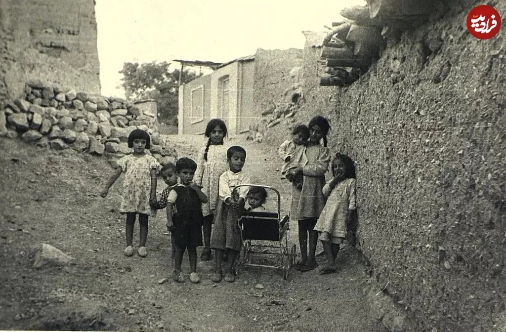 عکس/ کودکان تهرانی در محله «زرگنده»، دوران قاجار