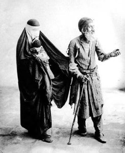 مالیات بر گدایی / روش‌های عجیب تکدی‌گری در تهران قدیم / کسب درآمد از مرده بی‌صاحب