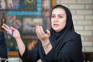 ملک‌زاده: تا دانش‌آموز حرف می‌زند نگویید «هیس»؛ در سال ۱۴۰۱ دانش‌آموزان حرف نهادهای نظامی و حوزه علمیه را نمی‌پذیرفتند