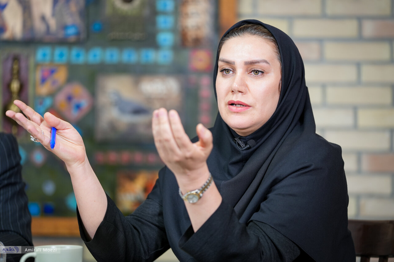ملک‌زاده: تا دانش‌آموز حرف می‌زند نگویید «هیس»؛ در سال ۱۴۰۱ دانش‌آموزان حرف نهادهای نظامی و حوزه علمیه را نمی‌پذیرفتند