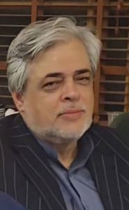 من حرف می‌زنم تو فقط گوش بده؛ من تویوتا سوار می‌شوم تو با اتوبوس برو!