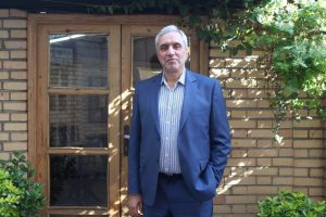 میرمحمدصادقی:اینکه گفته شود «جنگ نباید پایان پیدا کند»، برای هیچ آدم عاقلی، پذیرفته نیست/ اجتماعات شبانه باید در جهت تقویت اتحاد ملی باشد