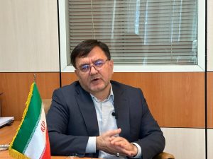نماینده سابق مجلس: اگر قرار بود فلان آقا معاون رئیس‌جمهور شود به رقیب پزشکیان رای می‌دادیم